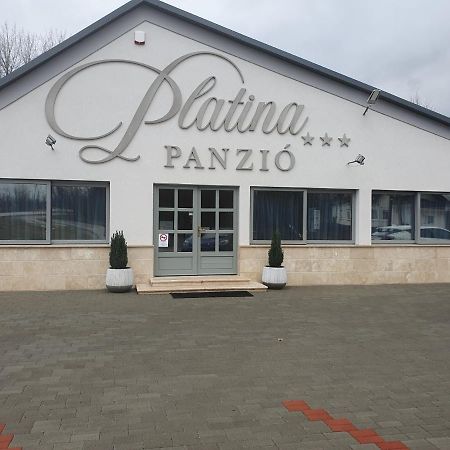 Platina Panzio*** Bed and Breakfast Újhartyán Esterno foto