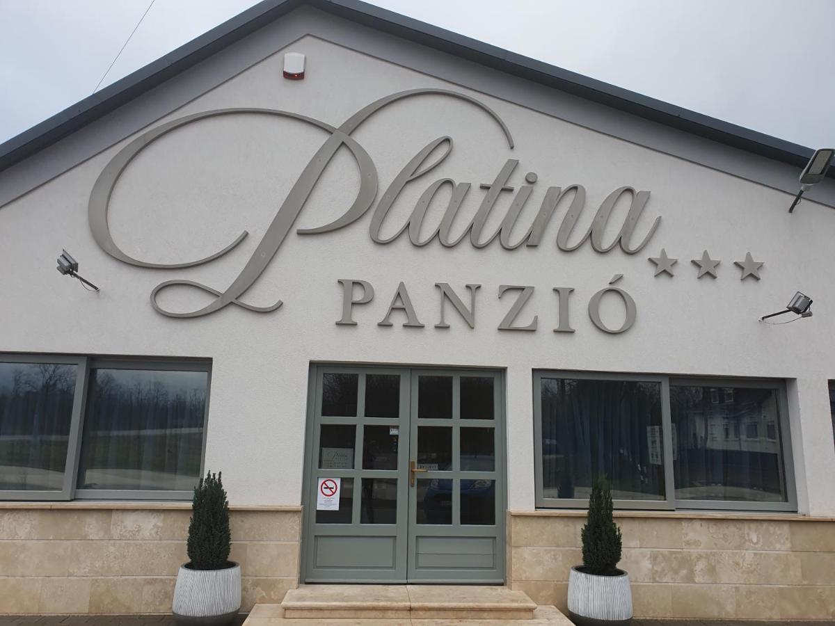 Platina Panzio*** Bed and Breakfast Újhartyán Esterno foto