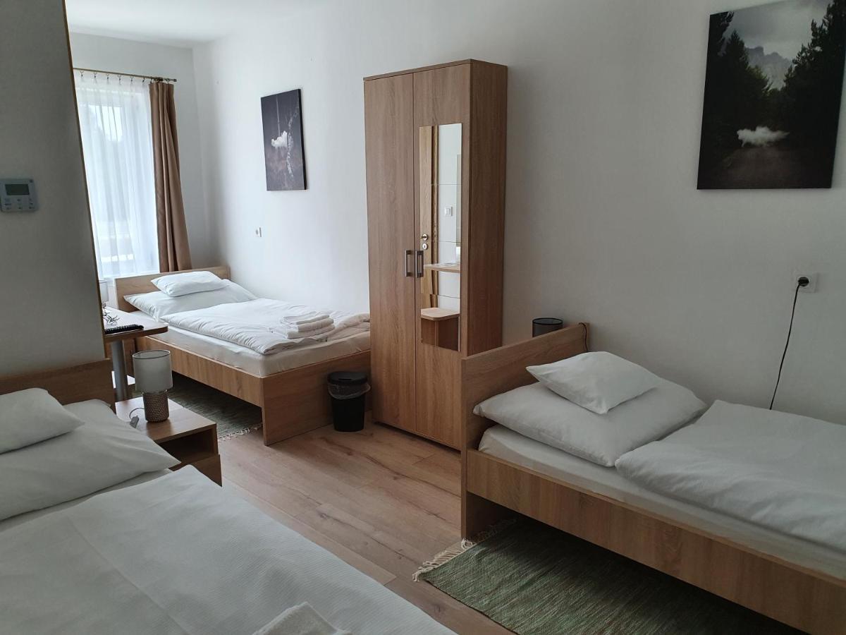Platina Panzio*** Bed and Breakfast Újhartyán Esterno foto